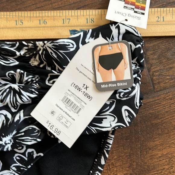 Time and Tru Women’s Mid-Ruse Bikini Swimsuit Bottom Floral Prints Size 1X - Picture 12 of 12